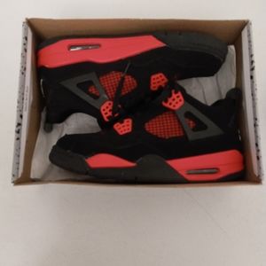 Jordan 4 red thunders size 9.5